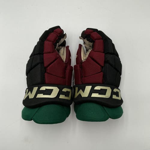 (Used) Arizona Coyotes Game Worn #79 CCM HGPTKXFPP Gloves 15" Pro Stock