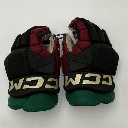 (Used) Arizona Coyotes Game Worn #28 CCM HGPTKXFPP Gloves 13" Pro Stock