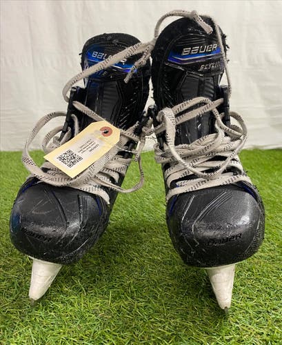Junior Bauer Vapor Flylite Hockey Skates | Size 3 EE