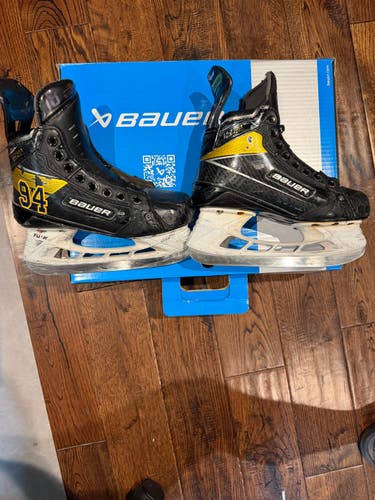 Black 2024 Bauer Supreme Ultrasonic Hockey Skates Pro Stock Size 4.5