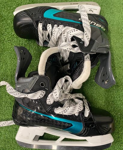 Junior Bauer Supreme Fuse Hockey Skates Size 3.5 | Skated On Once