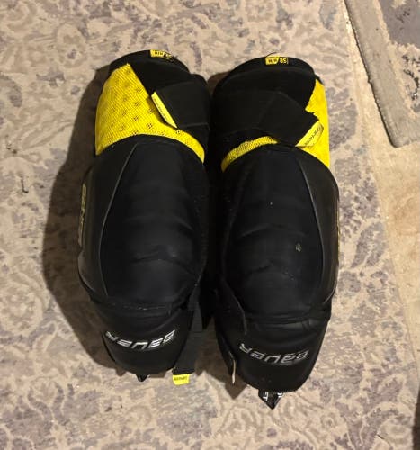 Senior Medium Bauer Supreme Ultrasonic Elbow Pads (Used)
