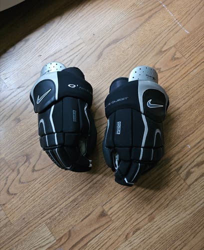 Nike Quest 1 Gloves 14.5" (Used)