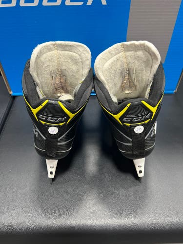 2020 CCM Super Tacks 9370 Hockey Goalie Skates Size 5 (Used)