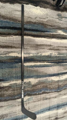 HAGENS Bauer Twitch Left Hand Hockey Stick P28 65 Flex Pro Stock (New)