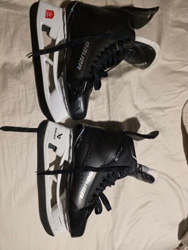 Black/White 2024 Bauer Supreme Shadow Hockey Skates 9.5 (Used)