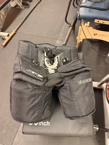 Senior Large Vaughn SLR4 Pro Carbon Hockey Goalie Pants (Used)
