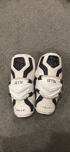 Medium Youth STX Cell IV Arm Pads (Used)
