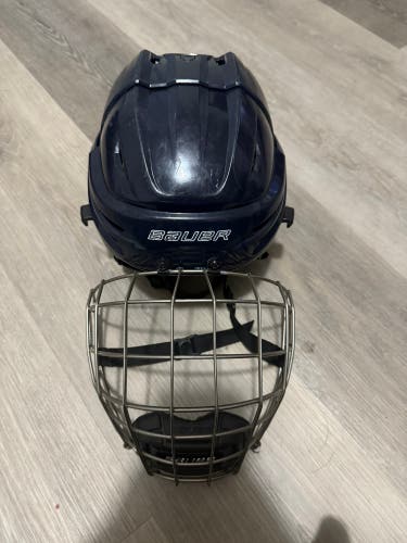 Small Bauer Re-Akt 95 Helmet (Used)