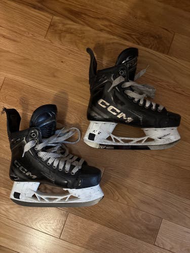 Black/Gray 2024 CCM Tacks XF Hockey Skates Regular Width 6 (Used)