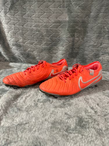 Pink Men's Size M 10.5 (W 11.5) Nike Nike Tiempo Legend 10 Elite Cleats Molded Cleats (Used)