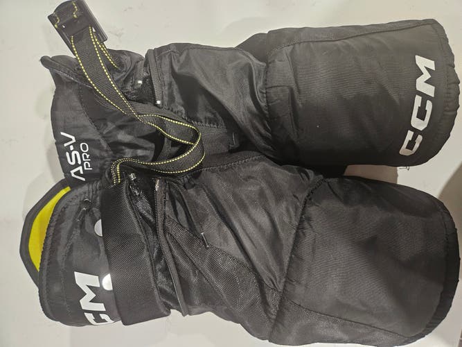 Large Youth CCM AS-V Pro Hockey Pants (Used)