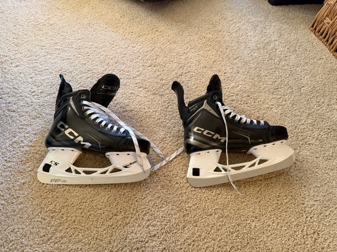 Black 2024 CCM Tacks XF Hockey Skates Regular Width 8 (Used)