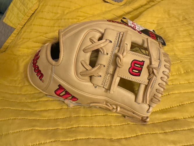 Wilson A2000 RH Baseball Glove 11.5" (New)