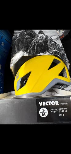 Small / Medium Black Diamond Helmet (New)