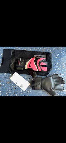 Nike Goalie Gloves (New) size 8
