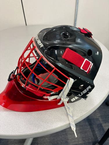 Senior Bauer NME 8 Goalie Mask Black / Red