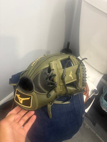 Mizuno MVP Prime RH Infield Baseball Glove 11.5" (Used)