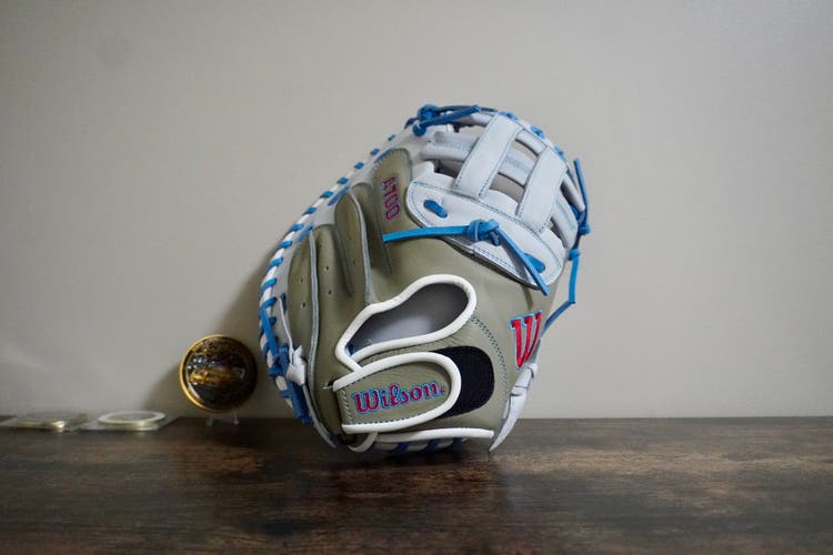 Wilson A700 RH Catcher's Glove 33" (New)