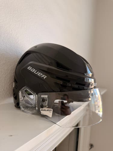 Large Bauer Re-Akt 85 Helmet (New)