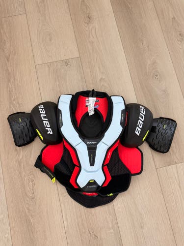 Men's Large Senior Bauer Vapor Hyperlite Shoulder Pads (New)