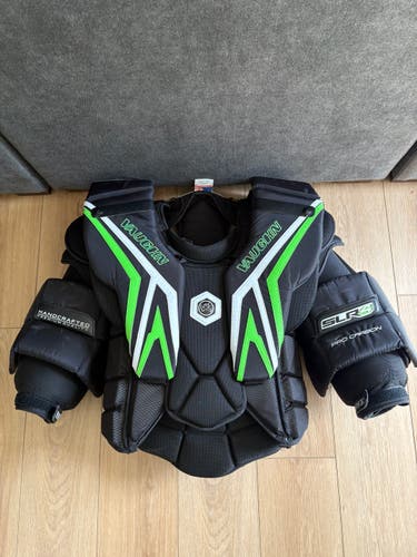 Medium Vaughn SLR4 Pro Carbon Goalie Chest Protector (Used)