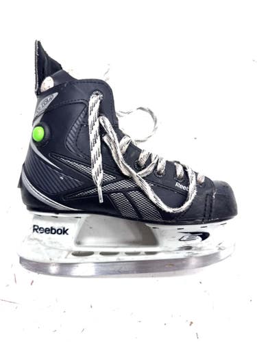 Used Reebok XT Junior Hockey Skate Junior 02.5 11860-S000315123