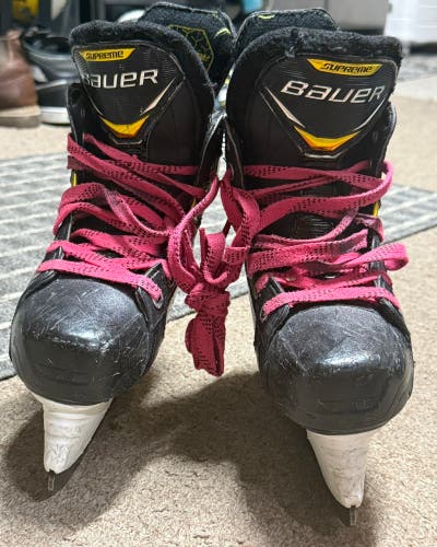 Bauer Supreme Matrix Junior Hockey Skates Size 1.0 EE Wide