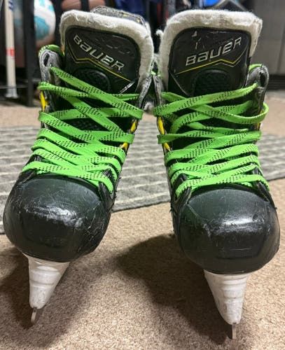 Bauer Supreme M40 Junior Hockey Skates Size 2 EE WIDE