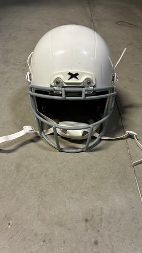 Xenith X2E+ Youth Football Helmet - Size Medium - White/Grey