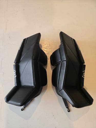 26" Warrior Ritual G7 Goalie Leg Pads w/Slide Plates (Used)