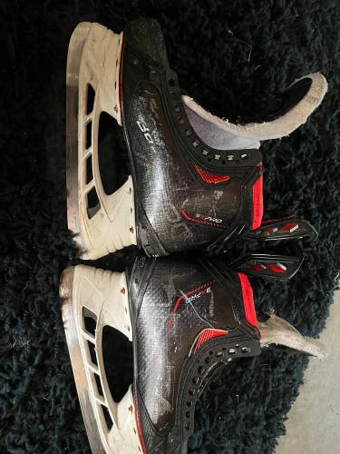 Black 2021 Bauer Vapor 3X Pro Hockey Skates Regular Width Size 6.5 (Used)
