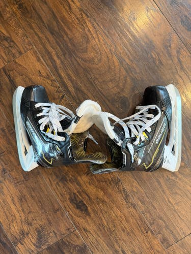 Black/Yellow 2024 Bauer Supreme M40 Hockey Skates Regular Width Size 3 (Used)
