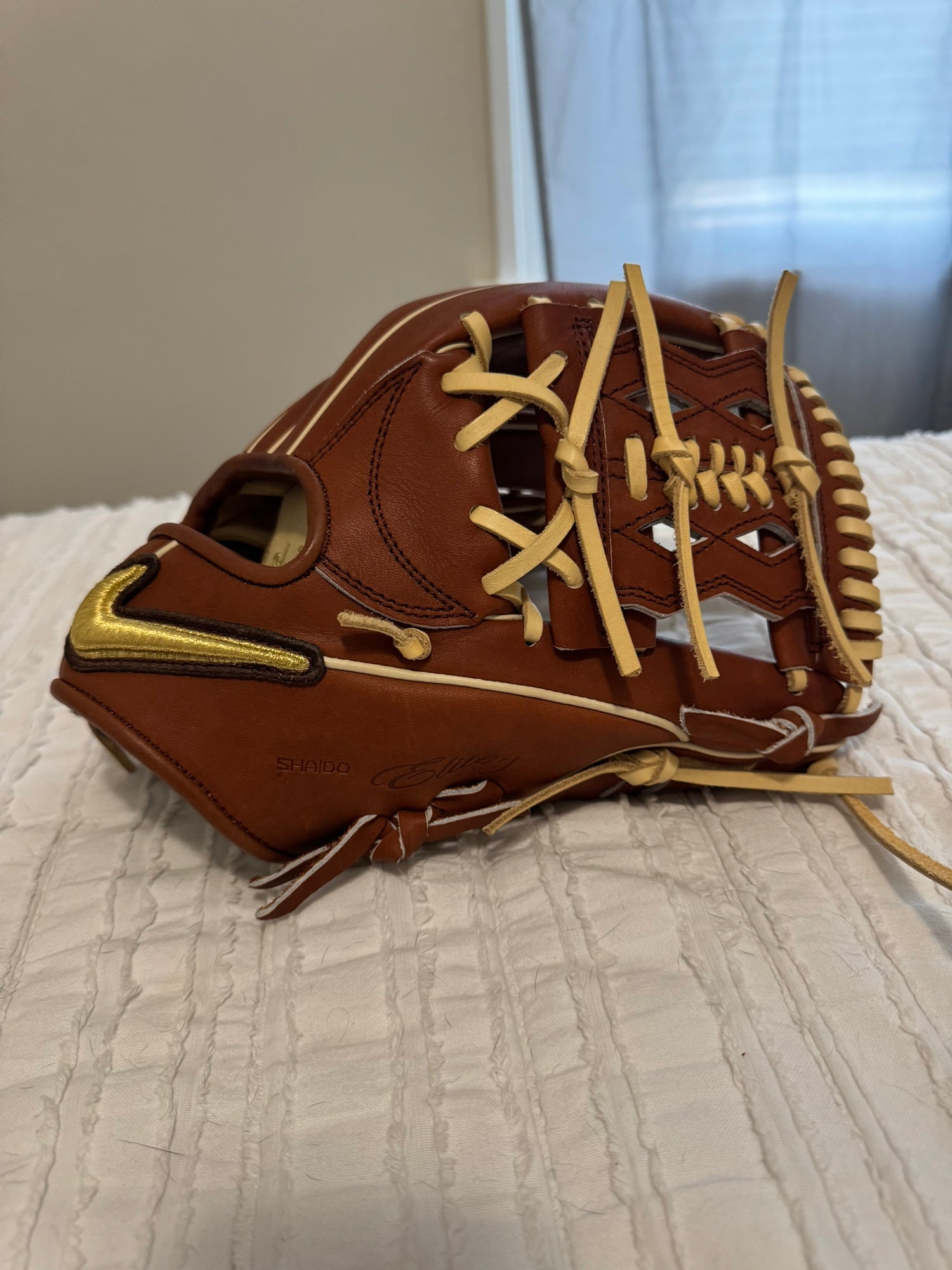 Used & Clearance Nike Shado Elite J Gloves at SidelineSwap