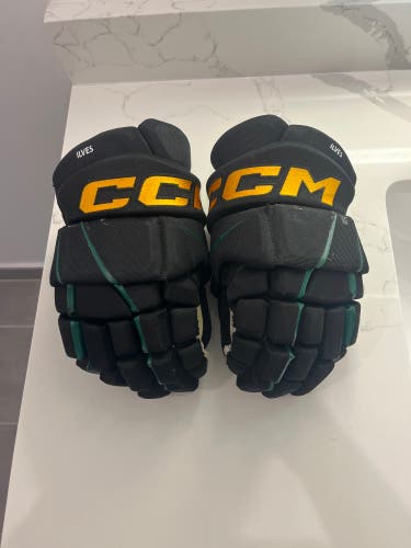 CCM Tacks XF Pro Gloves 13" Pro Stock (Used)
