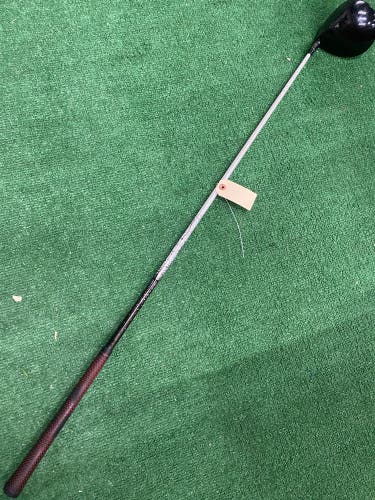 Men's Titleist 915 D2 Driver Right Handed Stiff Flex 9.5 Loft (Used)