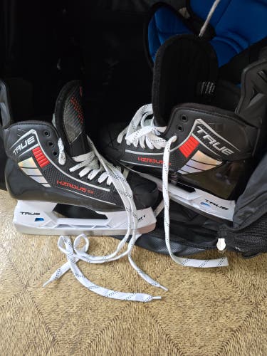 New Senior True HZRDUS 5X Hockey Skates - Size 10 Regular Width