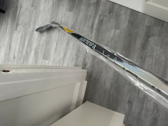 Senior Bauer Vapor Flylite Left Hand Hockey Stick P92M 87 Flex Pro Stock (New)