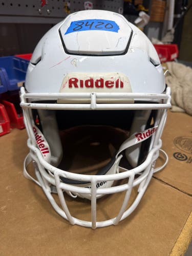 USED RIDDELL FLEX ADULT HELMET - LARGE - WHITE METALLIC