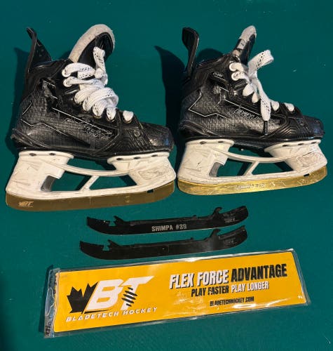 Black 2024 Bauer Supreme M50 Pro Hockey Skates Regular Width Size 1 (Used)