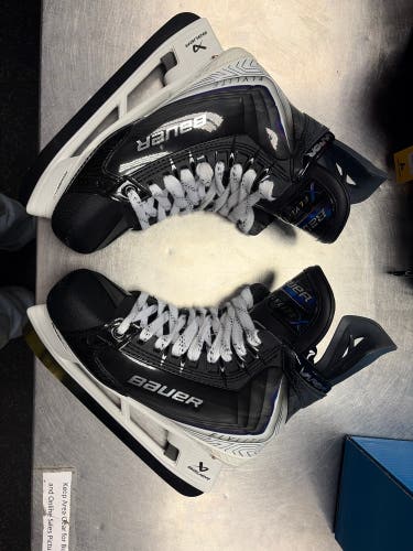 2025 Bauer Vapor Flylite Hockey Skates Pro Stock 9 (Used)