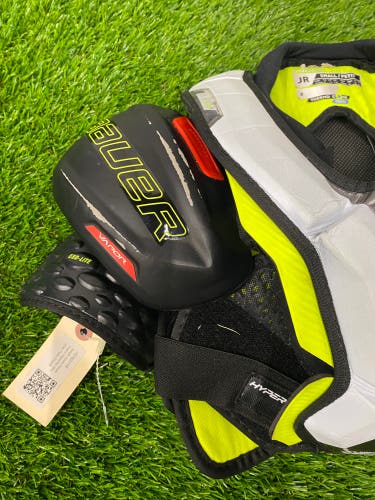 Small Junior Bauer Vapor Hyperlite Shoulder Pads (Used)