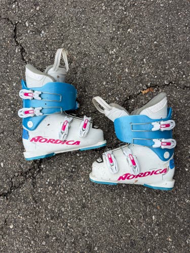 Mondo 21 & 21.5 Kid's Nordica Dobermann GP TJ Ski Boots (Used)