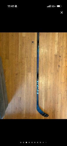 Intermediate CCM JetSpeed FT8 Pro Right Handed Hockey Stick P29+1/4 70 Flex (Used)