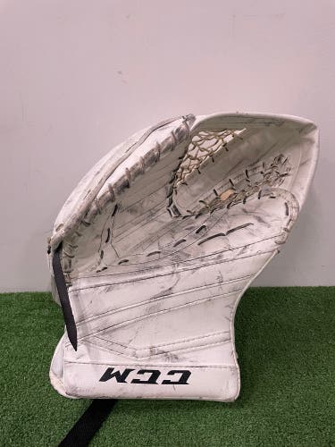 White Intermediate CCM Extreme Flex II 860 Goalie Gloves & Blockers Full Right (Used)