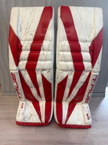 35" True Catalyst 9X3 Goalie Leg Pads (Used)