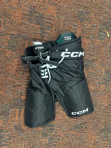 NEW Junior Large CCM JetSpeed FTW Hockey Pants