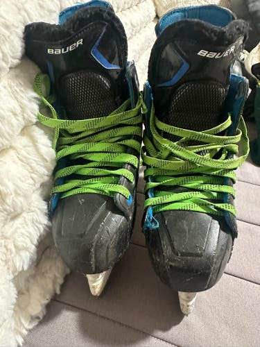 Black 2016 Bauer Nexus 7000 Hockey Skates Size 3.5 (Used)