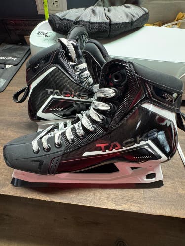 2026 CCM Hockey Goalie Skates Regular Width 8 (Used)