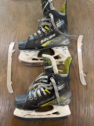 2023 Bauer Vapor X4 Hockey Skates Size 1 (Used)